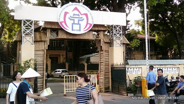 gian hang hoi cho du lich